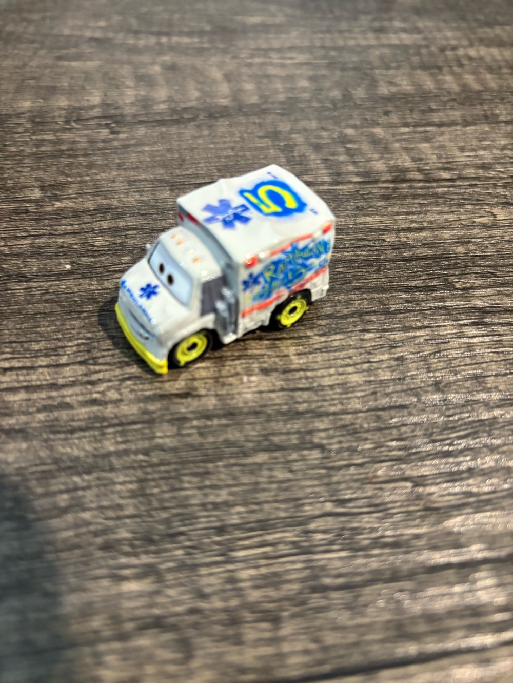 Disney Pixar Cars mini Dr. Damage